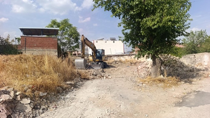 Ergani Belediyesi’nden Metruk Binalara Karşı Kapsamlı Yıkım Hamlesi