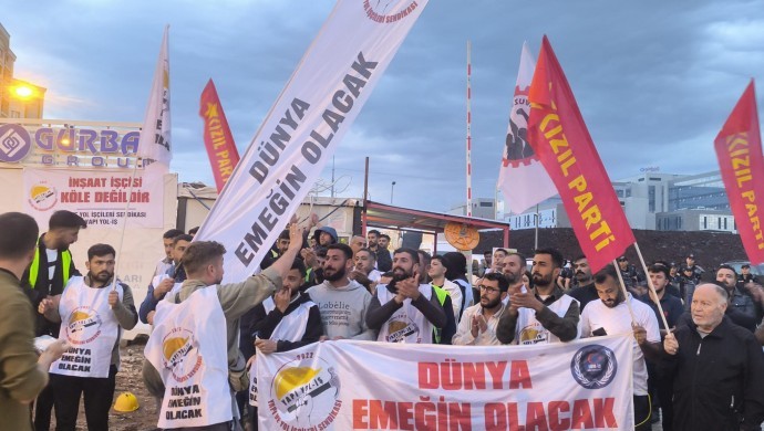 Diyarbakır Şehir Hastanesi’nde İşçi Grevi 5. Gününde: Hukuksuz İşten Çıkarmalar Protesto Ediliyor