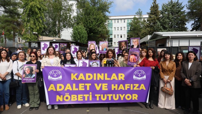 Diyarbakır’da Kadınlardan Adalet ve Hafıza Nöbeti: ‘Hakikat ve Adalet Talebinden Vazgeçmeyeceğiz’