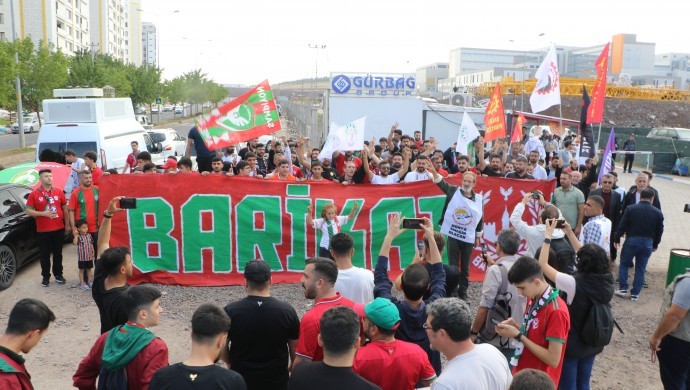Diyarbakır Şehir Hastanesi İnşaat İşçileri Grevlerini Kazanımla Sonlandırdı: Bu Zafer Tüm İşçi Sınıfının