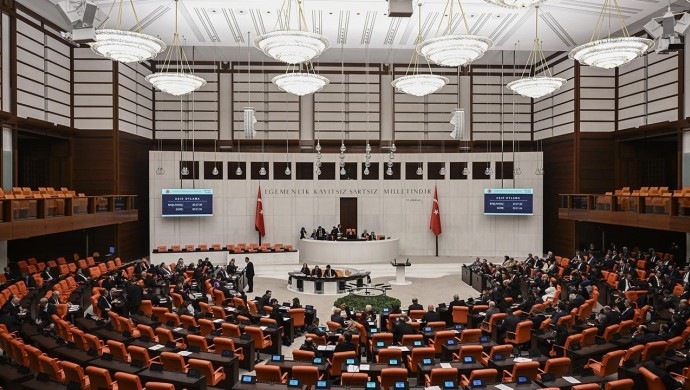 2027 Bütçe Teklifinde Faize ve Silaha Dev Pay: Halkın Yükü Vergilerle Artacak