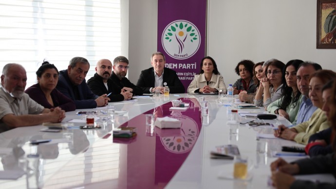 DEM Parti ve HDK’den Kritik Toplantı: Barış ve Demokratik Süreç Masada