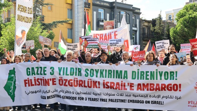İstanbul’da Filistin İçin Kitlesel Yürüyüş: Gazze’deki Saldırılar Ateşkese Rağmen Sürmekte