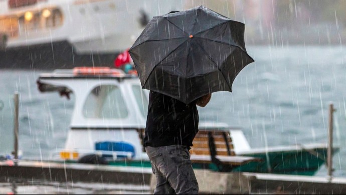 İstanbul’da Şiddetli Yağış ve Fırtına Alarmı: AKOM Uyardı