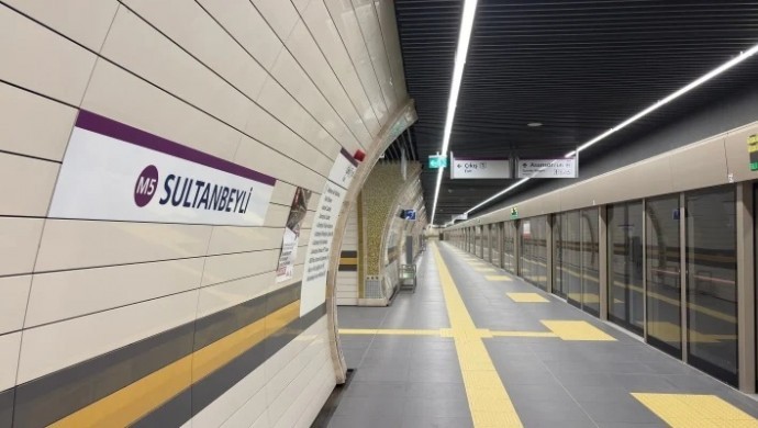 İstanbul Metrosu’nda Patlama ve Yolcu Tahliyesi: Seferler Aksadı