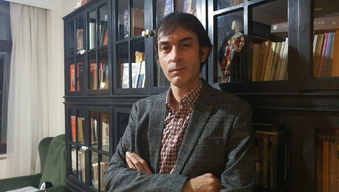 Gazeteci Bahadır Özgür’e Fon Vurgunu Haberi Nedeniyle Yurt Dışı Yasağı ve Adli Kontrol