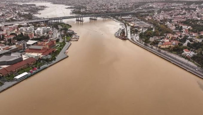 İstanbul ve Kocaeli’deki Sel Felaketinde Can Kaybı Artıyor: İki Cenazeye Ulaşıldı