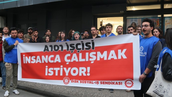 A101 İşçileri Hakları İçin 4 Kentte Eş Zamanlı Ses Yükseltti: “İnsanca Çalışmak İstiyoruz”