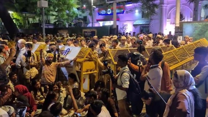 Hindistan’da Polisten Kadın Gazetecilere Cinsel Taciz: Halk Hareketi Sokağa Çıkıyor