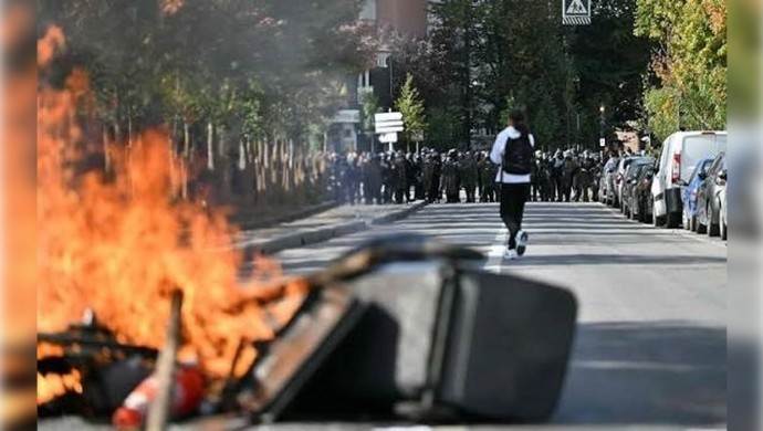 Fransa’da Eğitim Protestoları Büyüyor: On Binlerce Kişi Sokakta, Binlerce Gözaltı