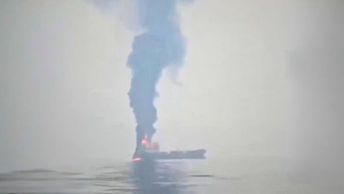 İran, Hürmüz Boğazı’nda LPG Tankerinin Vurulduğunu Açıkladı