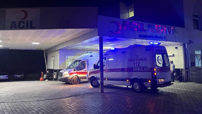 İzmir’de 80 İşçi Gıda Zehirlenmesi Şüphesiyle Hastanelik Oldu, Soruşturma Başlatıldı
