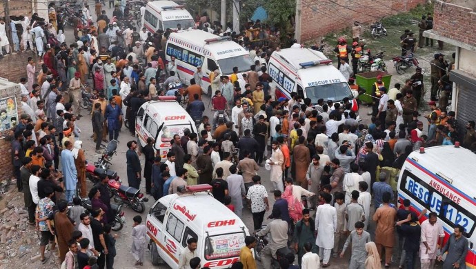Pakistan’da Okul Çatısı Çöktü: 34’ü Çocuk 35 Kişi Yaşamını Yitirdi, Güvenli Eğitim Hakkı Sorgulanıyor